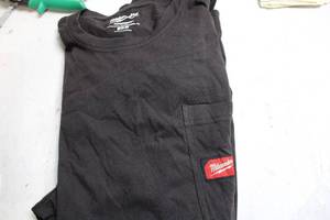 lot 3 image: Milwaukee Gridiron Mens T-Shirt 2X, Black