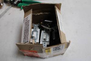 lot 4 image: Leviton Assorted Electrical Switches in Box