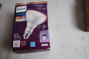 lot 61 image: Philips Smart LED 7.2W BR30 Light Bulb