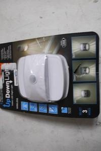 lot 72 image: Sensor Brite Up Down Light Indoor LED Night Light with Motion Activation