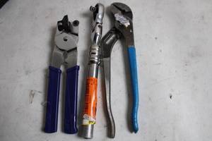 lot 93 image: Set of 3 Assorted Hand Tools Including Pipe Cutter and Pliers