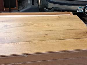 Lot of (39 Boxes) 955-sq.ft. Thomasville Flooring 910 (Oak)