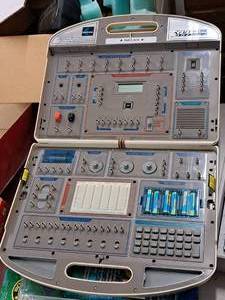 lot 526 image: Maxitronix 500 in One Electronics Lab