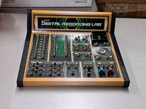 lot 525 image: Glo Safari Digital Recording Lab