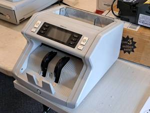 lot 496 image: Safescan Money Counting Machine #2250-US