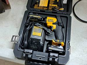 lot 536 image: DeWalt IR Thermometer DCT414 (like new) with Case, (2) Batteries and a Charger