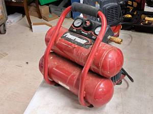 lot 538 image: Powermate 2-Gallon 100-PSI Air Compressor