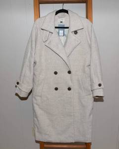 lot 25 image: Universal Thread Womens Medium Double Breasted Cocoon Overcoat - Cream, New with Tags