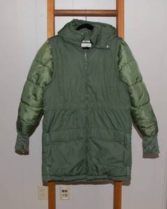 lot 26 image: Universal Thread Womens Medium Olive Parka - Versatile Design