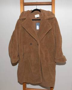 lot 28 image: Universal Thread Womens Medium Faux Shearling Brown Coat - New with Tags