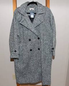 lot 29 image: Universal Thread Womens Medium Double Breasted Cocoon Overcoat - Black, New with Tags