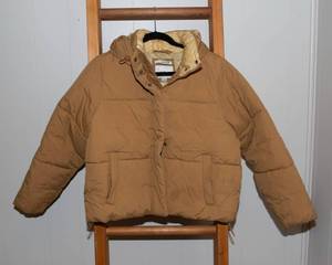 lot 32 image: A New Day Womens Medium Khaki Water-Resistant Puffer Jacket