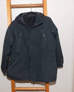 lot 61 image: All in Motion Womens XL Black Zip-Up Jacket