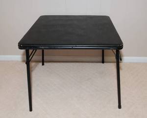 lot 17 image: Childrens Folding Table  24 x 24 x 20 Tall