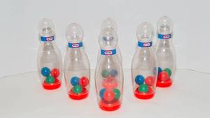 lot 26 image: Set of 6 Fisher-Price Bowling Pins