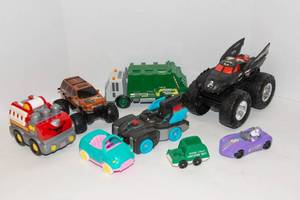 lot 27 image: Miscellaneous Toy Vehicles  Assorted Lot