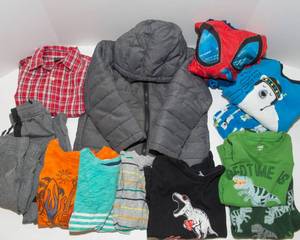 lot 56 image: Variety of Boys Clothing - 5T in Size