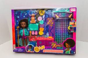 lot 57 image: Mattels Karmas World Transforming Musical Star Stage Playset.