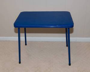 lot 69 image: Collapsible Childrens Table