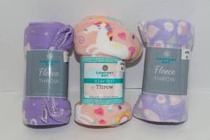lot 75 image: Three Comfort Bay Kids Soft Throw - New