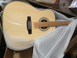 lot 8 image: 38 beginner acoustic guitar
