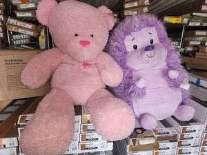 lot 25 image: 2 large Plush