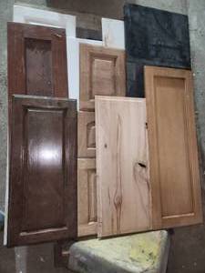 lot 48 image: 200 cabinet doors