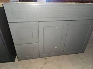 lot 50 image: 42x22 vanity cabinet