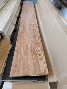 lot 68 image: Opulence oak gingered vinyl
