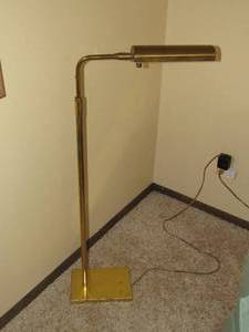 lot 8 image: Vintage  Brass Reading Book Lamp