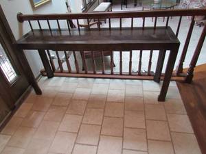 lot 15 image: Vintage MCM Asian inspired Foyer Entry Console Table