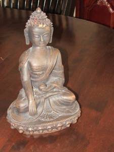 lot 18 image: Vintage Ceramic pottery Buddha statue  made in Nepal