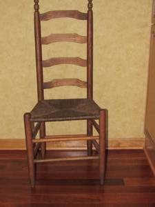 lot 25 image: Antique wood occasional Chair