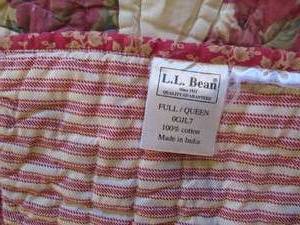 lot 29 image: LL Bean  Queen size Colorful Decorative Quilted Bedspread, 2 Pillow Shams, 1 decorative cushion, bed skirt (5 Pieces)