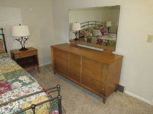 lot 31 image: MCM Dresser with Mirror  Mazor