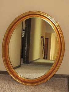 lot 80 image: Vintage Oval Mirror in Gold Frame