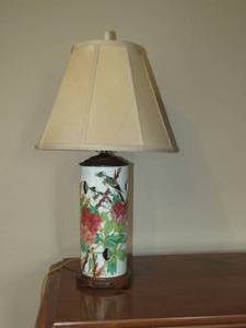 lot 48 image: Porcelain Table Lamp  Bird theme