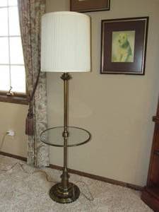 lot 50 image: Standing floor lamp with table halo