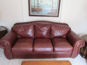 lot 53 image: Beautiful Classic Leather Sofa  Milano Leather designed for Art Van Furniture