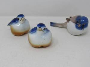 lot 84 image: Fine China Decor 3 birds  Henriksen Imports