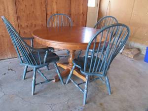 lot 85 image: Wood  48 Round Table and 4 Chairs (blue)