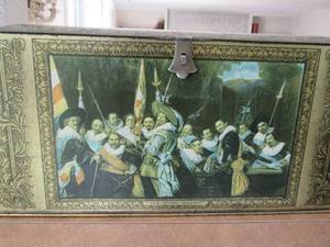 lot 88 image: Vintage Decor Metal Box