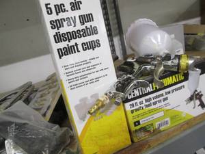 lot 52 image: 20fl Oz high volume liq pressure gr...