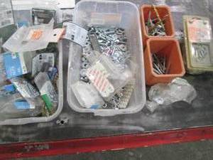 lot 96 image: Lot of assorted hardware, 10ft 20 ...