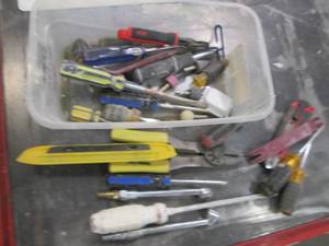 lot 110 image: Bundle of assorted screwdrivers, nu...
