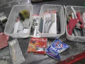 lot 118 image: Brad nails, wire brushes, putty kni...
