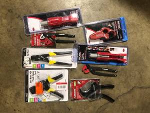 lot 28 image: Lot of Assorted Hand Tools Various Models and Conditions Customer Returns See Pictures