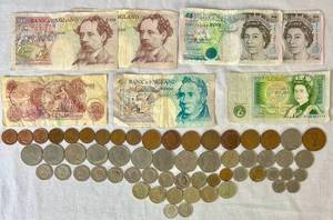 lot 68 image: England Coins and Currency