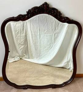 lot 21 image: Mahogany Wall Mirror