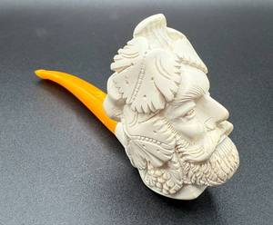 lot 37 image: Vintage Carved Meerschaum Pipe in Original Box  - Made in Turkey